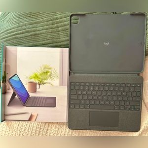 Logitech Combo Touch Keyboard Case for iPad Pro 12.9 inch (5th gen)